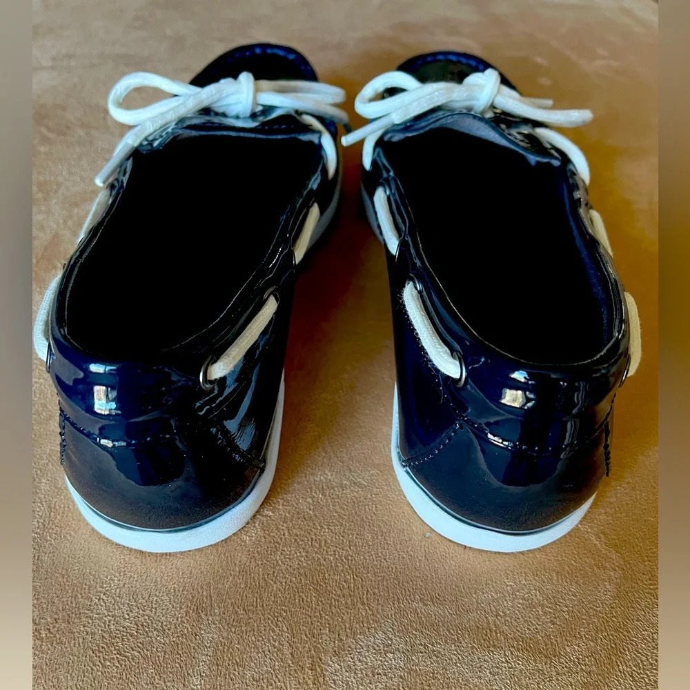 Women’s Cole Haan Navy Patent ‘Nantucket’ Camp Moc
Loafer SZ 9B - Picture 6 of 6